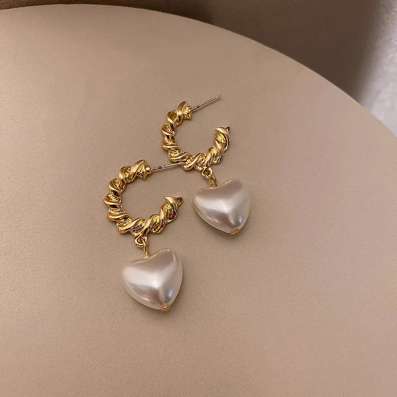 New Women Jewelry Sweet Heart Pearl Earrings Popular Golden Plating Simulated Pearl Drop Earring For Girl Lady Gifts